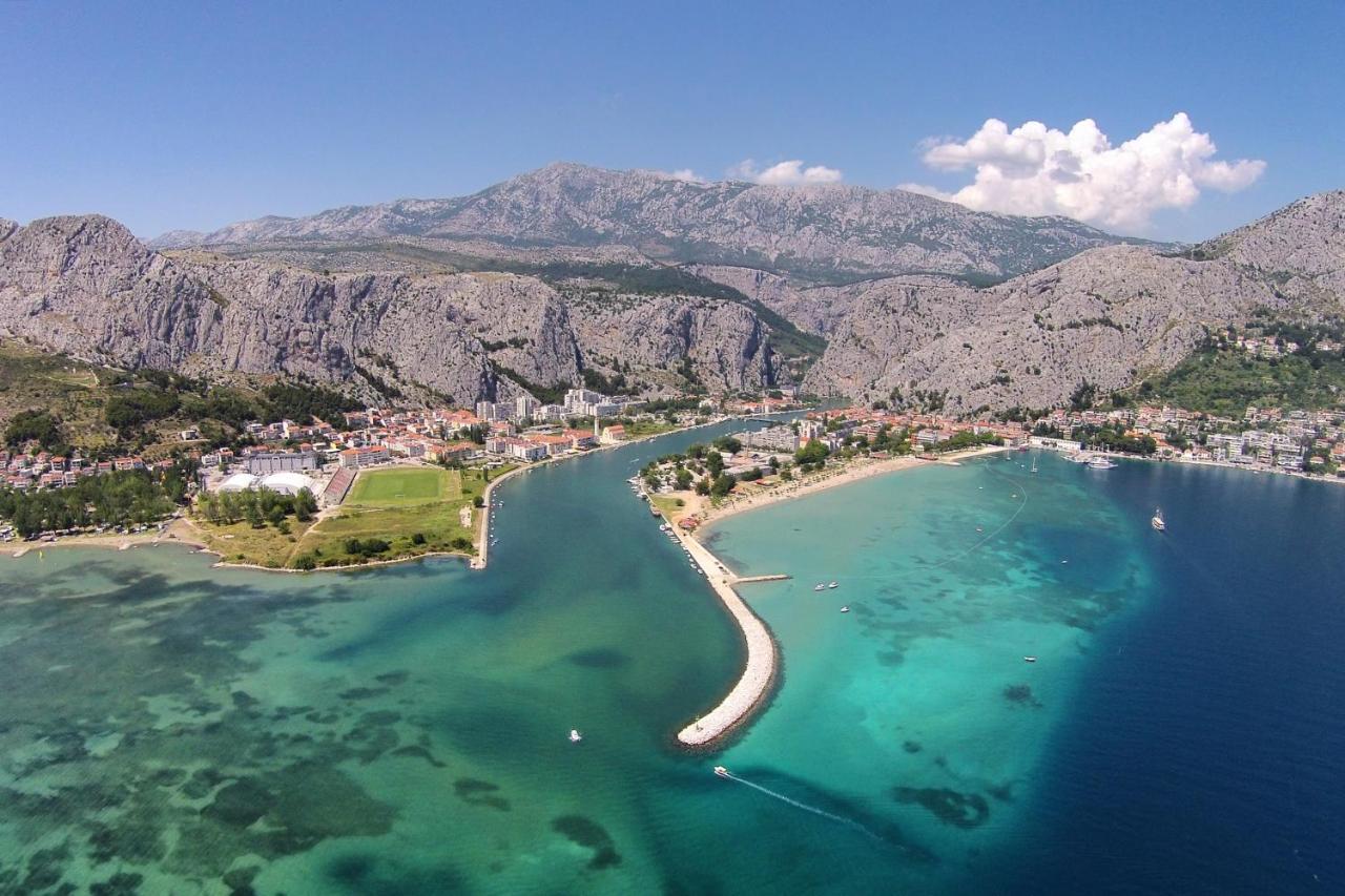 Apartments By The Sea Omis - 15485 Exterior photo